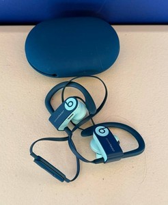Powerbeats Wireless Earphones With Charging Case