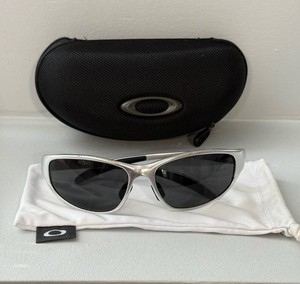 Oakley Sunglasses With Case and Cloth