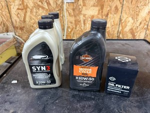4 Sealed Quarts 20W50 Oil & Harley-Davidson Oil Filter