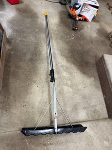 Adjustable Handle Snow Roof Rake