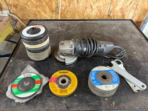 4 12 Angle Grinder & Wheels