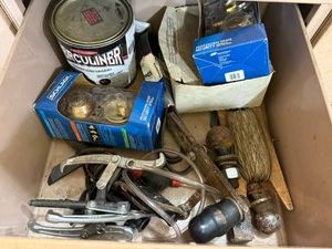 Everything in Drawer - Puller, Trailer Balls