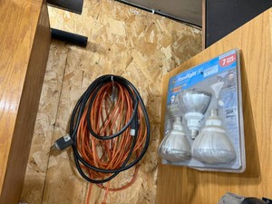 Extension Cords & Floodlight Bulbs