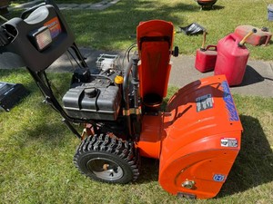 Husqvarna 8524STE Snowblower - Electric Start - Appears Very Lightly Used