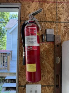 Fire Extinguisher & Clamp