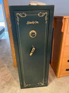 Stack-On 16 Gun All Steel Gun Safe 21 x 20 x 55 Tall
