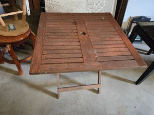 Smith & Hawken Outdoor Folding Table 30 x 30 x 29.5