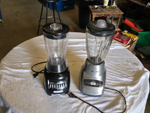 Black & Decker Blender BL250 and Hamilton Beach 10-Speed Blender - Powers On