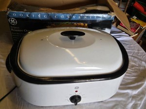 GE 18-Quart Roaster Oven with Box