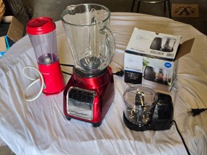 Hamilton Beach Blender, Mainstays Mini Chopper, and Single-Serve Blender - Power On