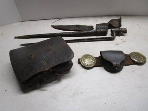 Indian War Era Bayonet, Scabbard, Field Pouch, Medallions