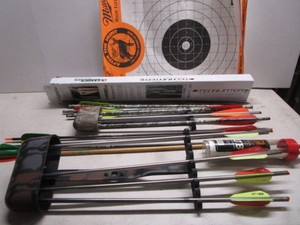 Arrows Crossbow, Eaton, Hand Carved, Quivers