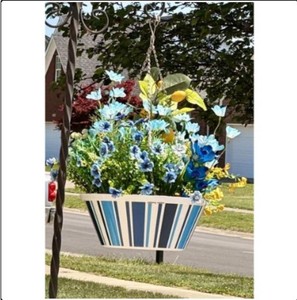 NEW 2 Pack of Members Mark 14 Bluewhite Hanging Flower Pots with Stainless Steel Chain