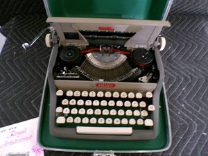 Vintage Royal Aristocrat Portable Typewriter in case