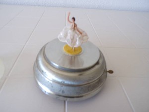 Antique - Valuable Dancing Ballerina Music Box