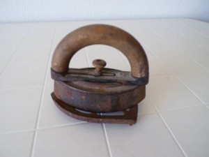 Antique Cast Iron Iron wHolder - Wooden Handle #10