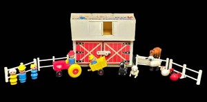 LL-BR - Vintage Fisher-Price Family Farm Playset 915 With Figures, Animals & Accessories