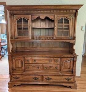 DR - Vintage Wood Hutch