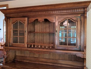 DR - Vintage Wood Hutch