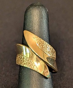 DR - 14K Yellow Gold Ring Size 8
