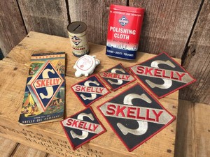 Vintage SKELLY OIL - Patches - Map - Bank - Polishing Cloth Tin