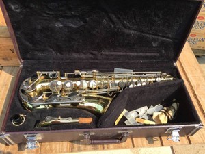YAMAHA YAS-23 Alto Saxophone with Case - nice