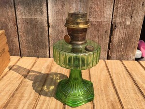 1930s ALADDIN Lamp - Model B - Emeralt Green Glass with Chimney