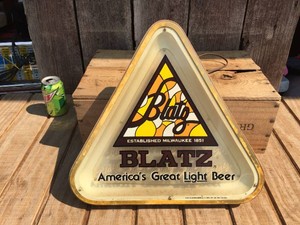 Classic 1980 BLATZ Triangle Beer Light - Works