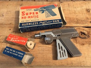 Nifty - SUPER NU-MATIC Cap Gun with Box  Caps