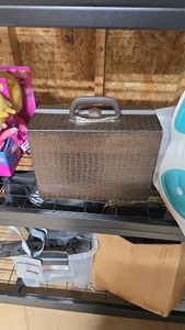Vintage Case with 8 Tracks