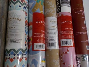 5 Rolls Gift Wrapping Paper...