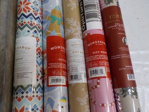5 Rolls Gift Wrapping Paper...