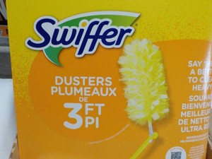 2 Swiffer 3 ft Dusters with extra d...
