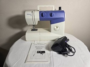 Huskystar 207 Sewing Machine with Foot Control and Manual