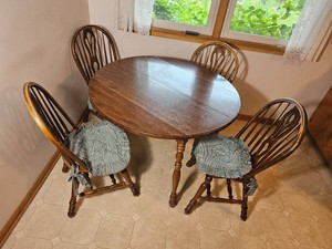 Country Dropleaf Dining Table & Windser Chairs