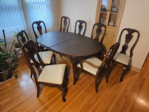 Deep Mahogany Queen Anne Dining Table & Chairs