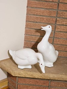 Charming 80s Ceramic Porch Geese