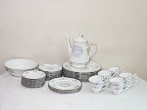 Oxford Bone China Bryn Mawr Pattern