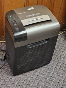 Royal Paper Shredder