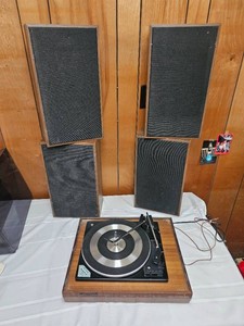 Vintage Panasonic Turntable & Complimenting Speakers