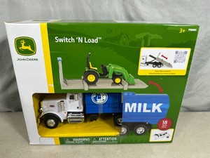 New John Deere 18 Pc Truck, Tractor, Animal Play Set