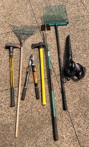 G - Garden Tool Mixed Lot Fiskars Loppers & Toro Blower