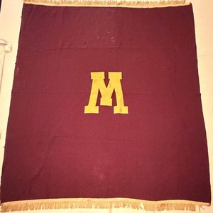 Vintage University of Minnesota Golden Gophers Stadium Blanket Maroon Gold M Logo Fringe
