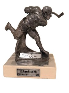 Iconic Design Limited-Edition Brett Hull Autographed Pewter Statue by Michael Ricker (103300)