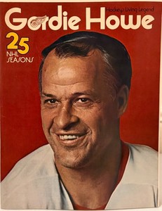 Vintage - 1971 Detroit Red Wings Yearbook MagazineGordie Howe 25 NHL Seasons
