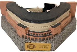Vintage County Stadium WI Figurine Sports Collectors Guild Limited Edition 04184750