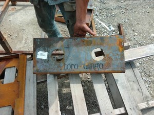 dingo skid steer mounting plate