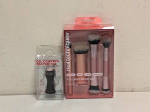 NEW REAL TECHNIQUES FULL BEAT BRUSH SET OIL CONTROL EXPRESS DU SEBUM