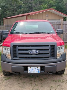 2010 FORD XL -F-150  4 X 4