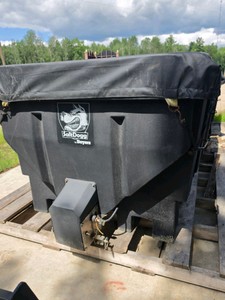 ELECTRIC POLY HOPPER V-BOX SALT SPREADER DE-ICING SYSTEM